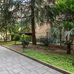 Caracciolo, 28 - Ampio Per 5, Posizione Perfetta