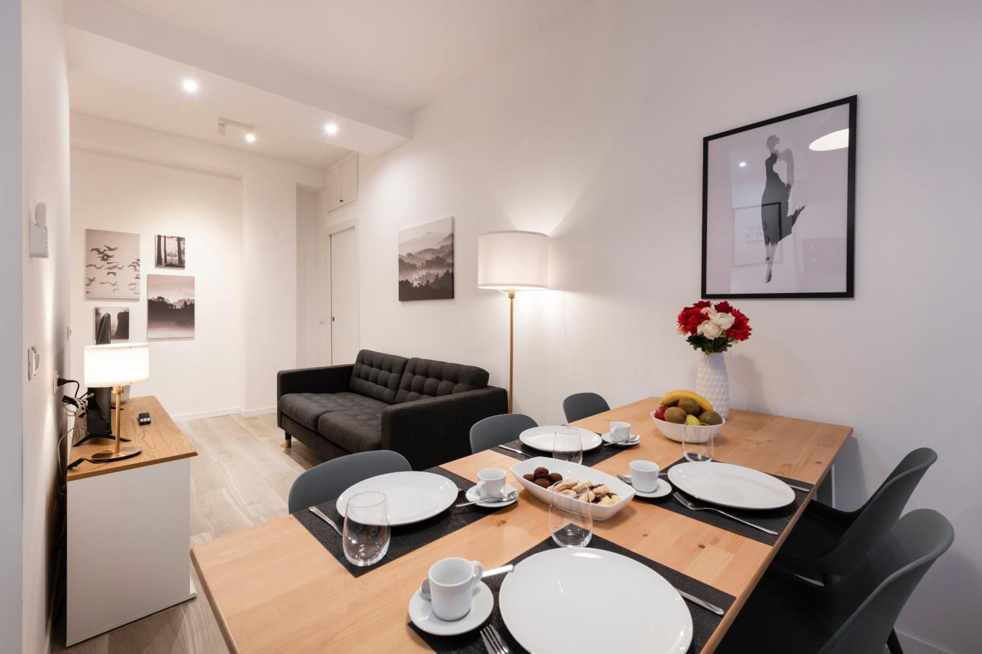 Apartment Caracciolo, 28 - Ampio Per 5, Posizione Perfetta *