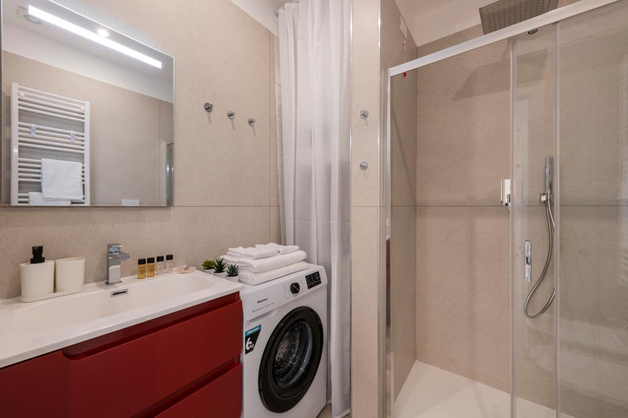 Apartment Caracciolo, 28 - Ampio Per 5, Posizione Perfetta *